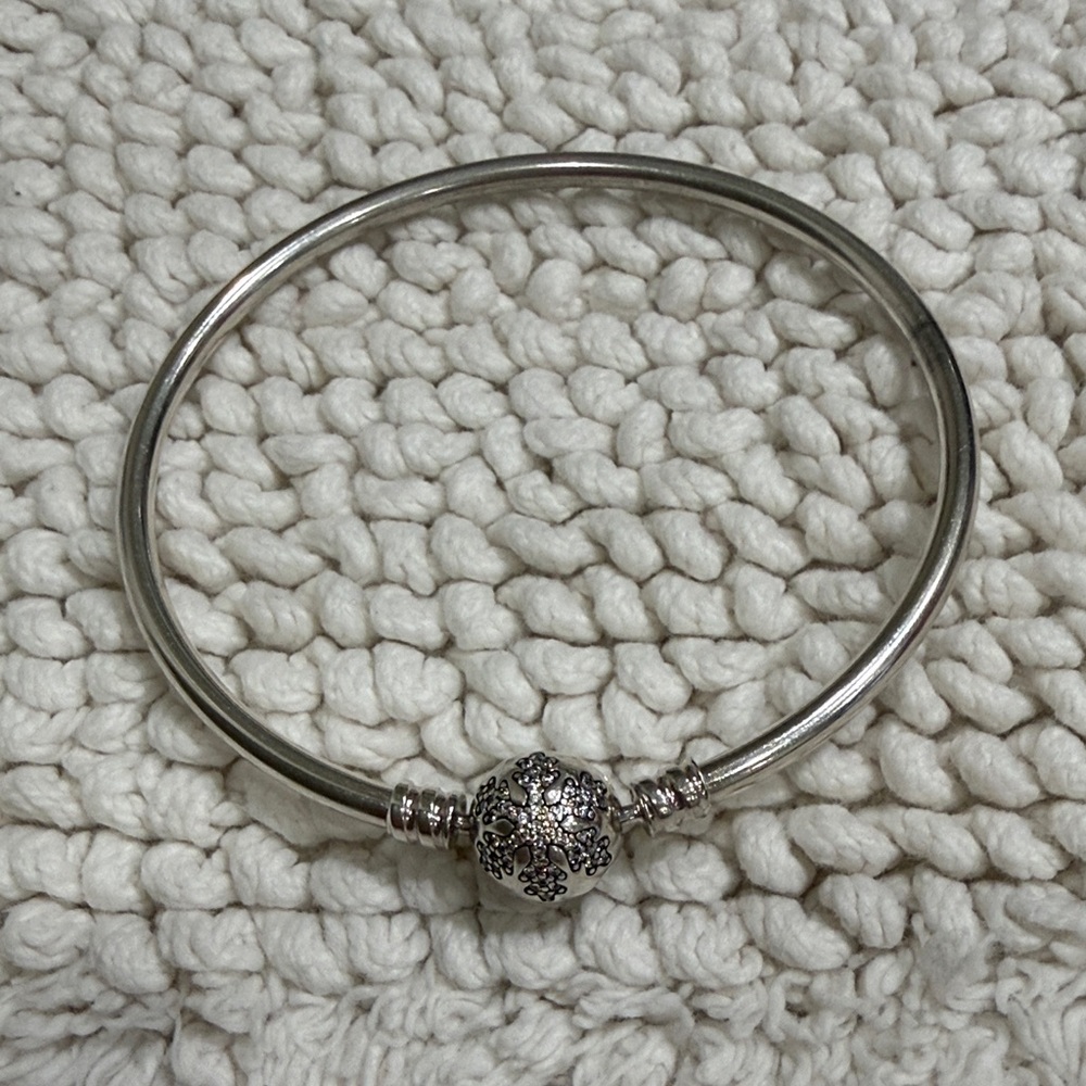 Pandora Silver Bracelet with Icicle lock.